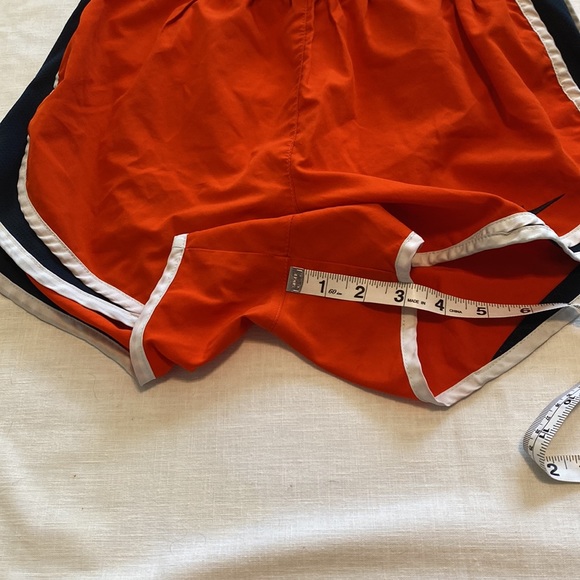 Nike workout shorts size medium - Picture 7 of 9